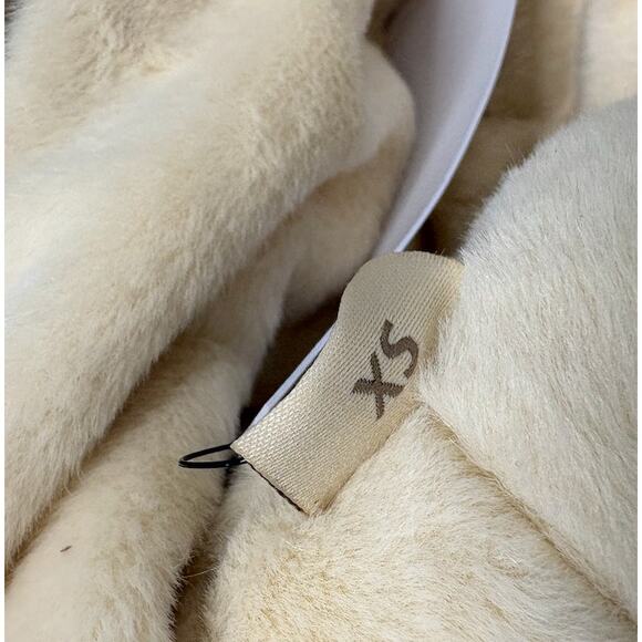 UGG® Plushwarmer Tall for Women XS NWT - Picture 4 of 8